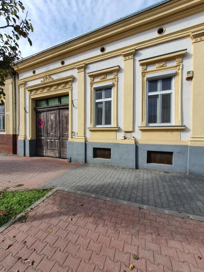 Belvarosi Exkluziv Loft Debrecen Exterior photo